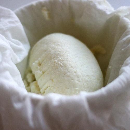 Сыр из козьего молока: полезные рецепты и советы для приготовления в домашних условиях